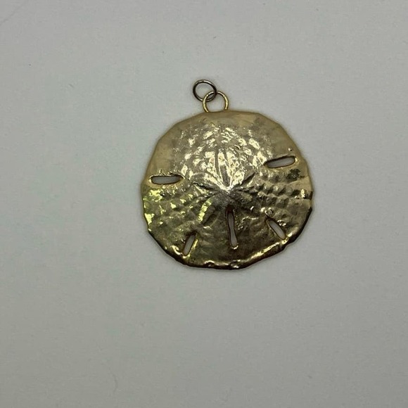 Sand Dollar Gold Tone Pendant -No Chain - Picture 4 of 4